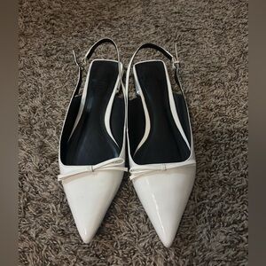 SCHUTZ White Patent Pointed Toe Slingback Flats with Bow